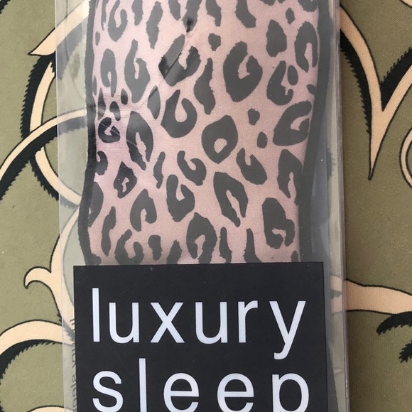 Luxury Eye Mask Relax Sleep Aid Gift Washable - Picture 4 of 6